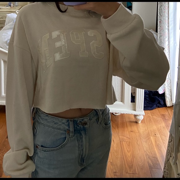 XS tinted ivory cropped crewneck from Garage. - Picture 4 of 4
